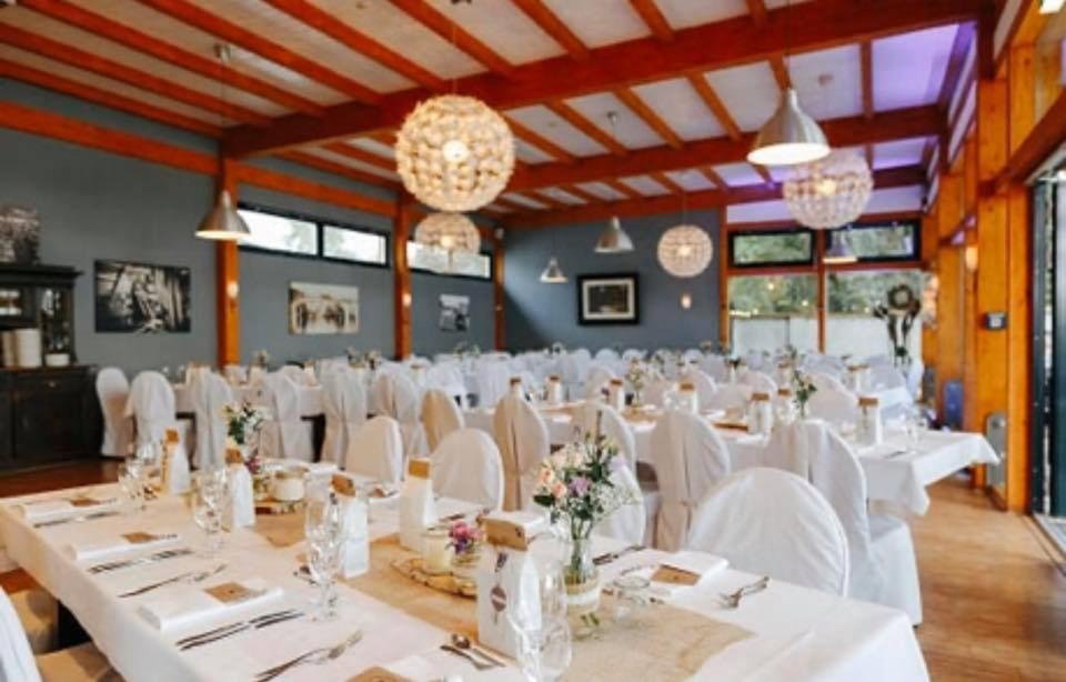 Отель Weltrad Am Fluss Restaurant & Quartier Шёнебек Экстерьер фото