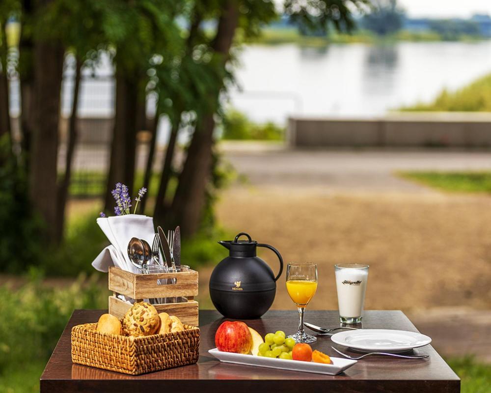 Отель Weltrad Am Fluss Restaurant & Quartier Шёнебек Экстерьер фото